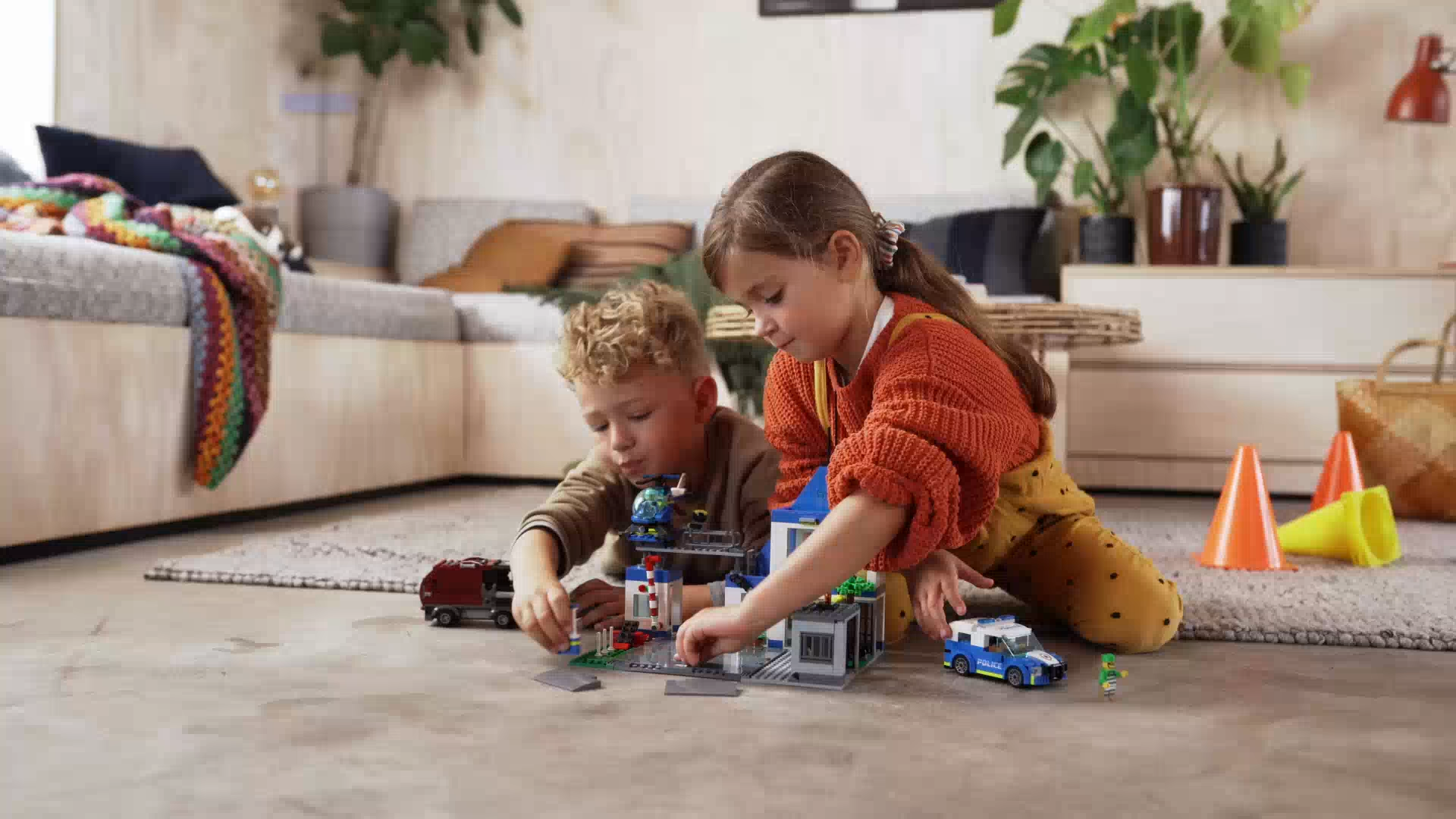 LEGO City Police Station 60316 Building Kit (668 Pieces) Building Blocks For Kids Construction Toys Police Toys Kids Toys Construction Sets